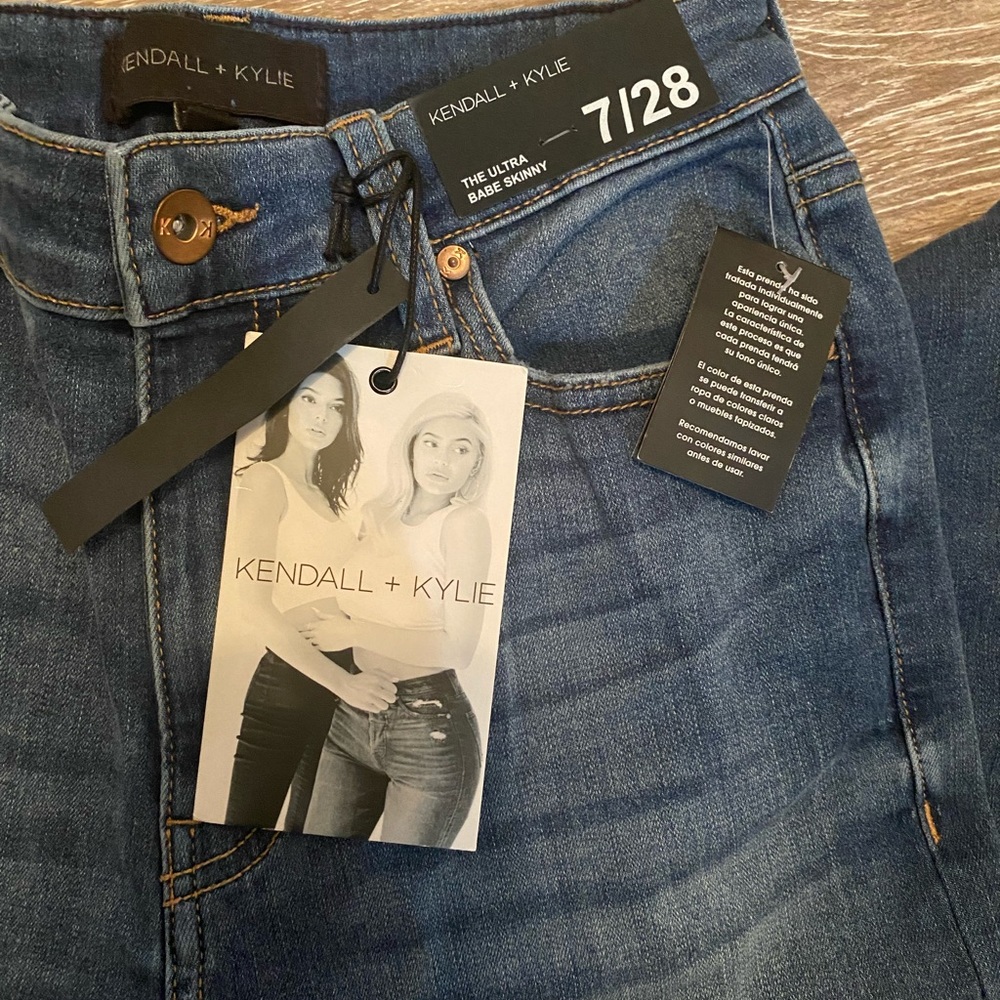 Kendall + Kylie skinny jeans size 7